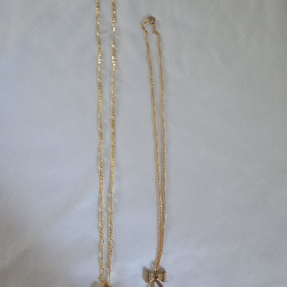 Two Gold Tone Necklaces - Picture 2 of 5